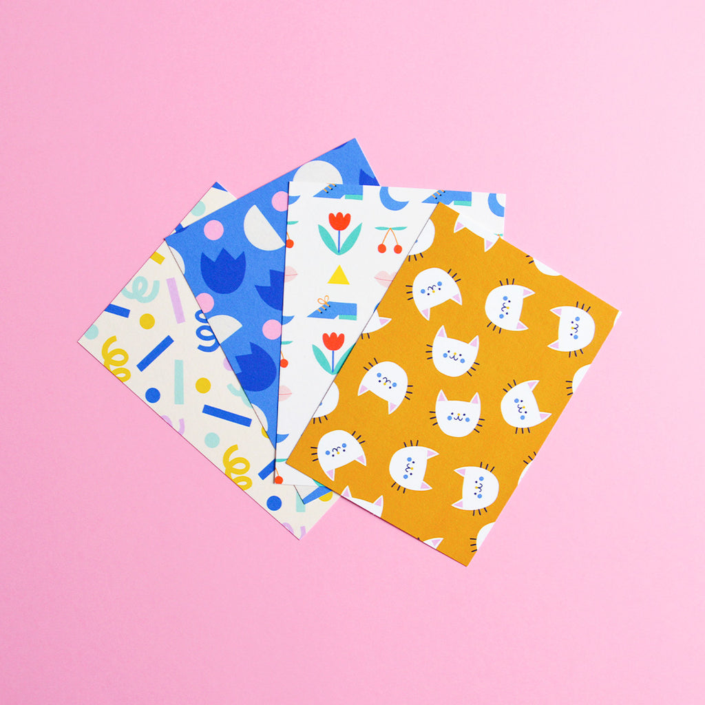 Lot de 4 cartes postales colorées