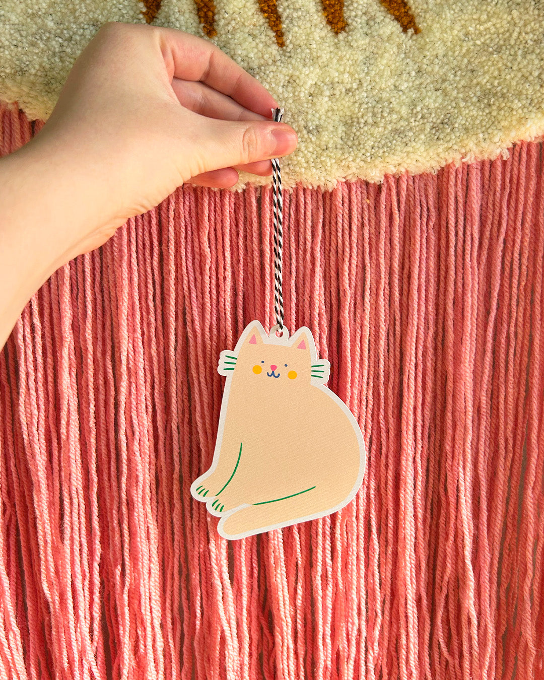 Suspension chat en papier